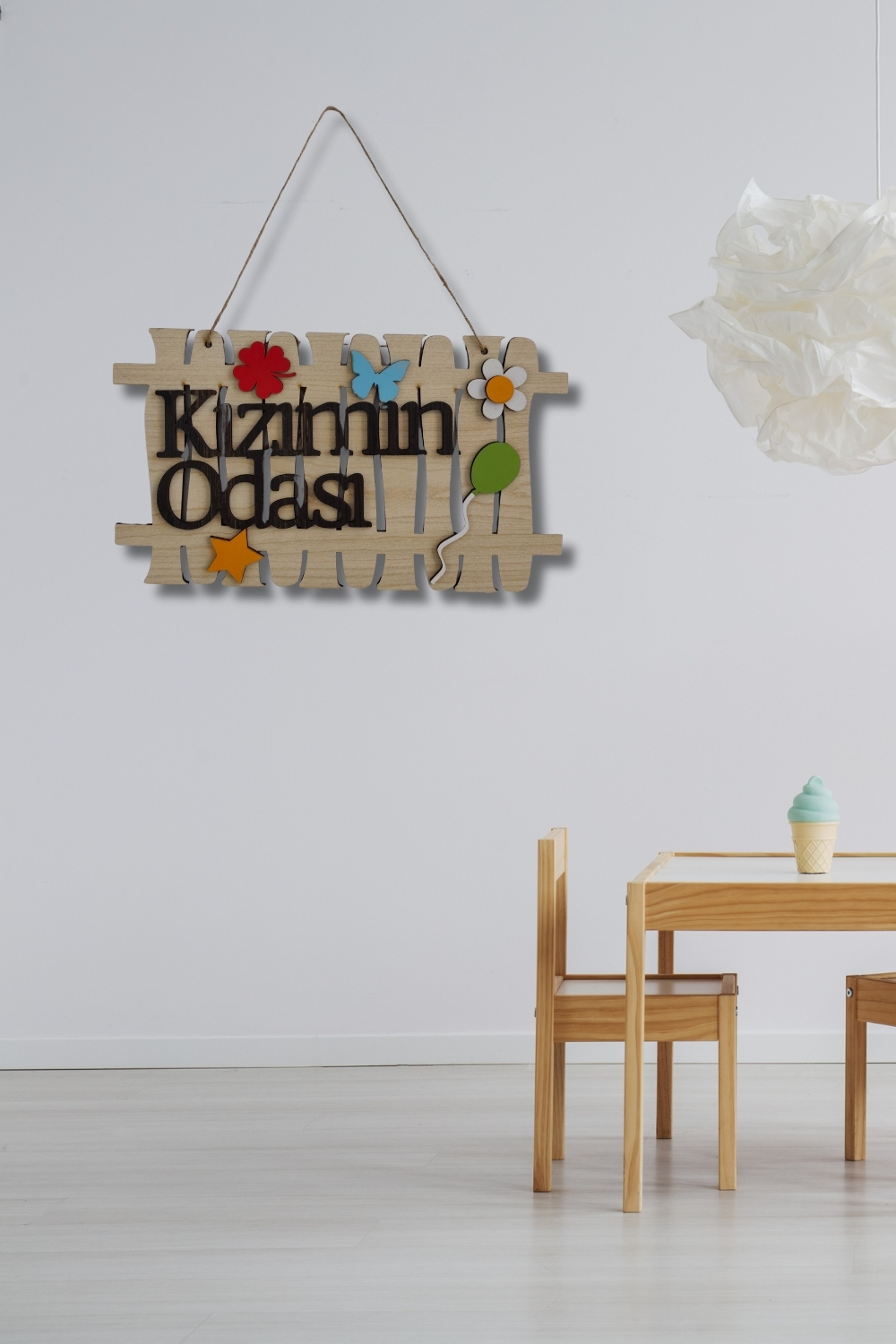 Kızımın Odası Yazılı Lazer Kesim Çit Figürlü Mdf Kapı Süsü - Akçaağaç