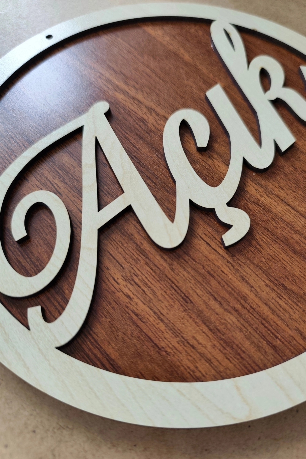 Yuvarlak Model 3D AÇIK-KAPALI Tabelası - Ceviz-Akçaağaç
