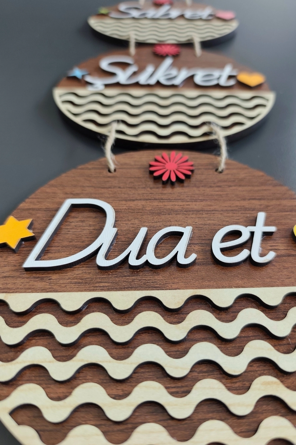 Sabret Şükret Dua Et Mdf Kapı Süsü - Ceviz