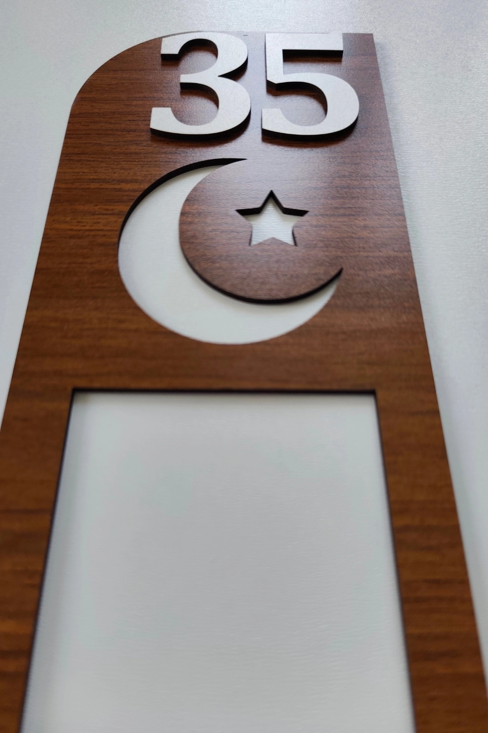 Kişiye Özel Lazer Kesim Hilal ve Yıldız Desenli Kapı Zil Çerçevesi - Ceviz