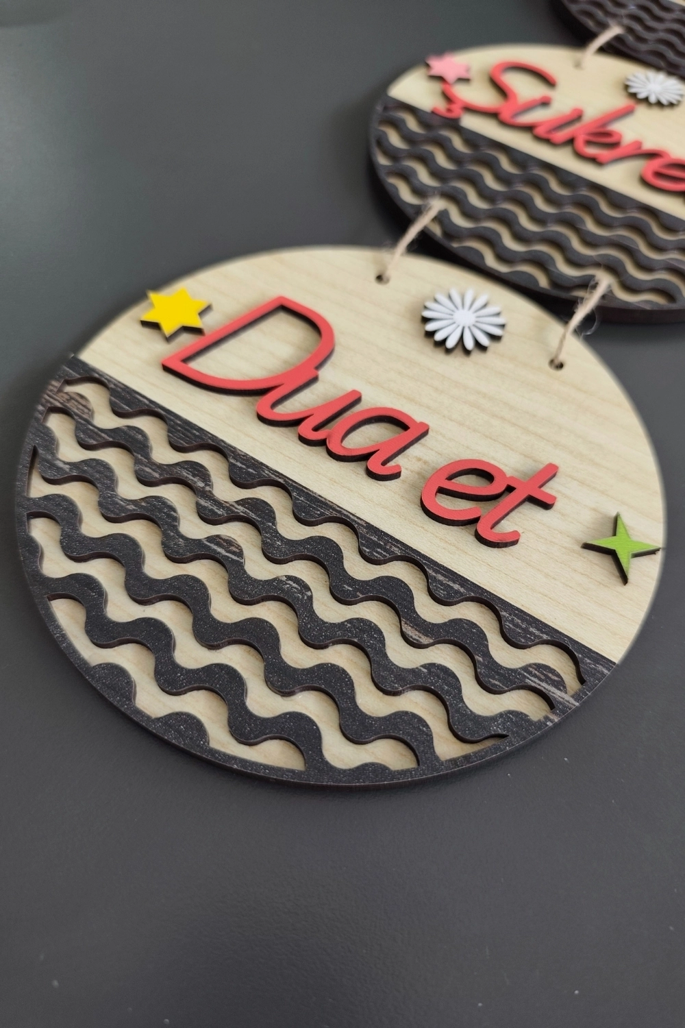Sabret Şükret Dua Et Mdf Kapı Süsü - Akçaağaç
