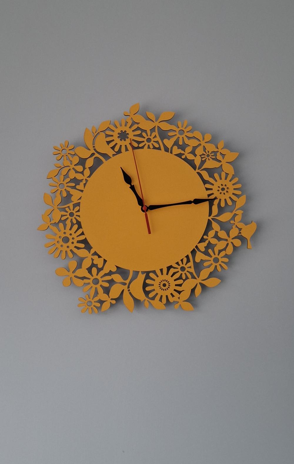 Erdizden Çiçek ve Kuş Desenli Lazer Kesim Mdf Duvar Saati