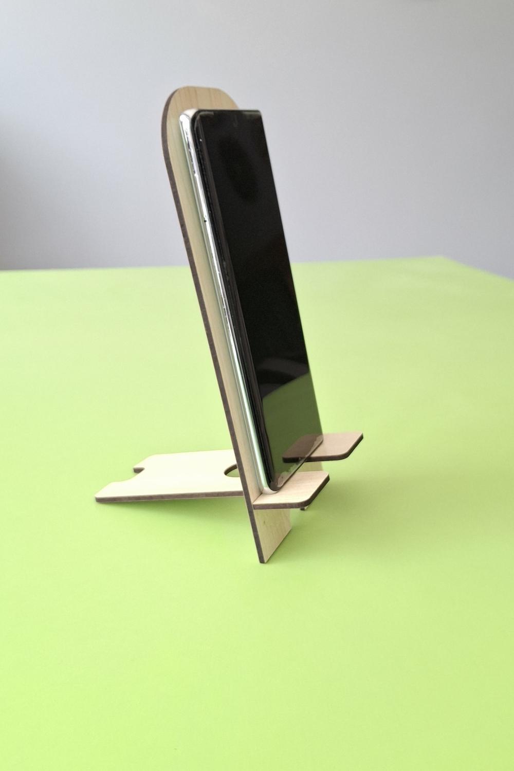 Masa Düzeni ve Şıklık İçin Ahşap MDF Telefon Standı