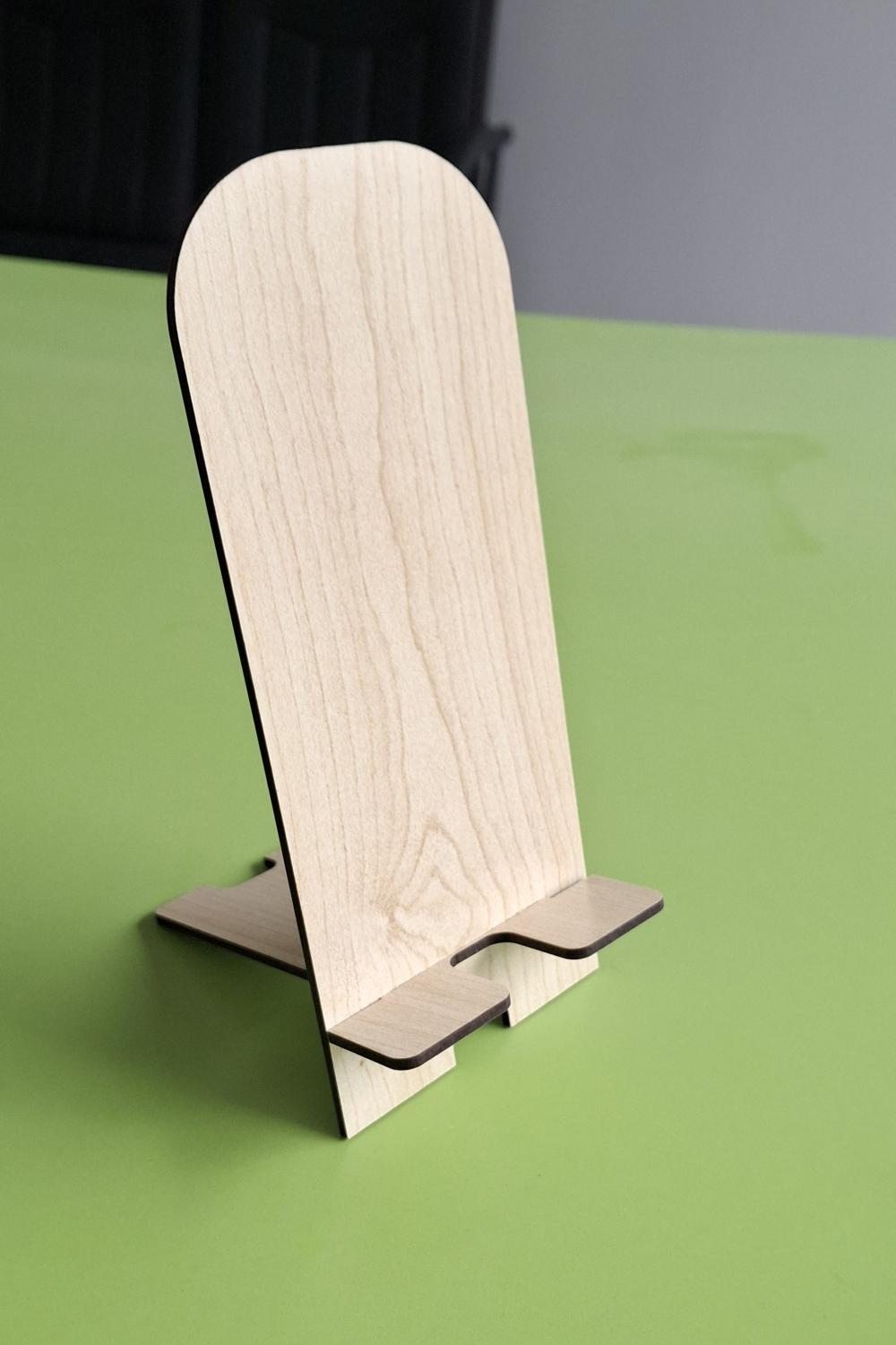 Masa Düzeni ve Şıklık İçin Ahşap MDF Telefon Standı