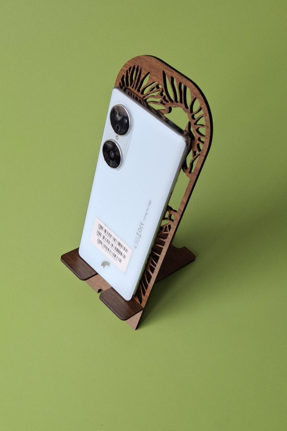 Masa Düzeni ve Şıklık İçin Desenli Ahşap MDF Telefon Standı