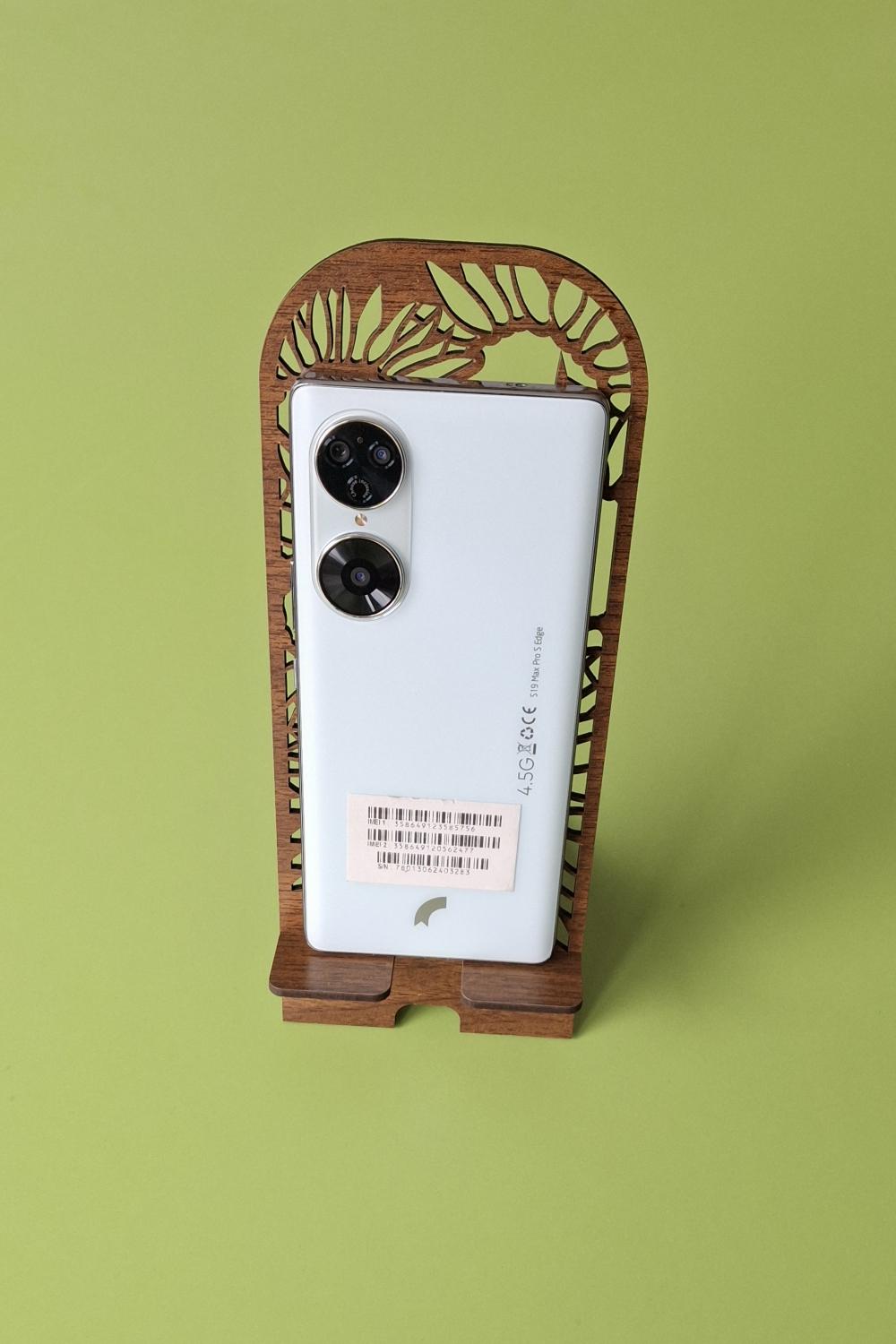 Masa Düzeni ve Şıklık İçin Desenli Ahşap MDF Telefon Standı