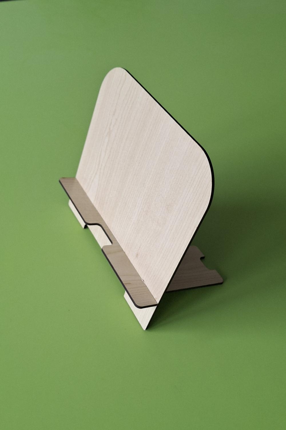 Masa Düzeni ve Şıklık İçin Desenli Ahşap MDF Tablet ve Telefon Standı