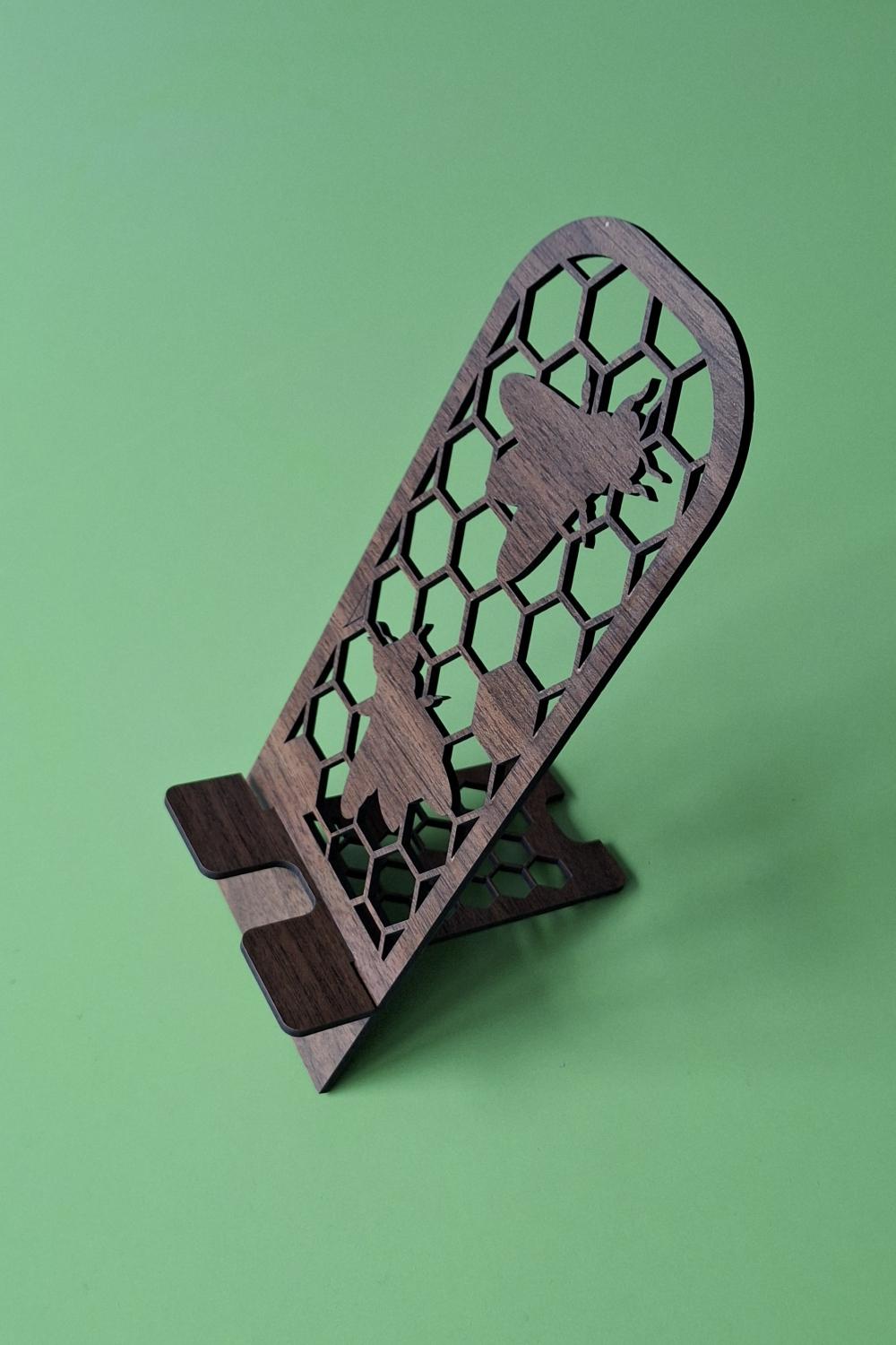 Masa Düzeni ve Şıklık İçin Desenli Ahşap MDF Telefon Standı