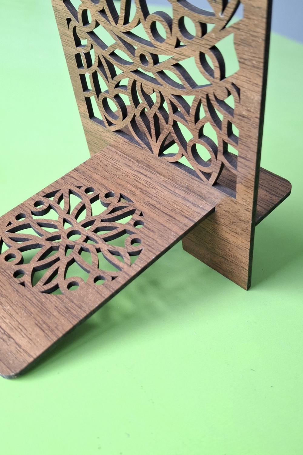Masa Düzeni ve Şıklık İçin Desenli Ahşap MDF Telefon Standı