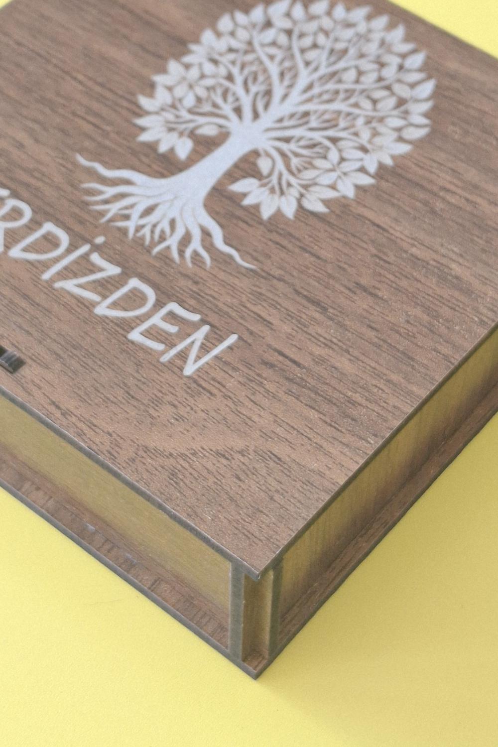 Kişiye Özel Hayat Ağacı Desenli Çok Amaçlı Kutu - 12 x 12 X 3,5 cm