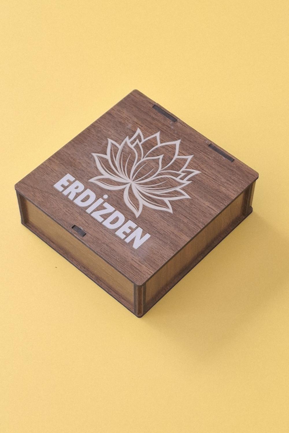 Kişiye Özel Lotus Çiçeği Desenli Çok Amaçlı Kutu - 11 x 11 X 4 cm