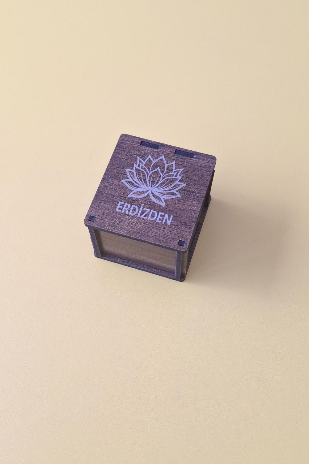 Kişiye Özel Lotus Çiçeği Desenli Çok Amaçlı Kutu - 6 x 5,5 X 4 cm