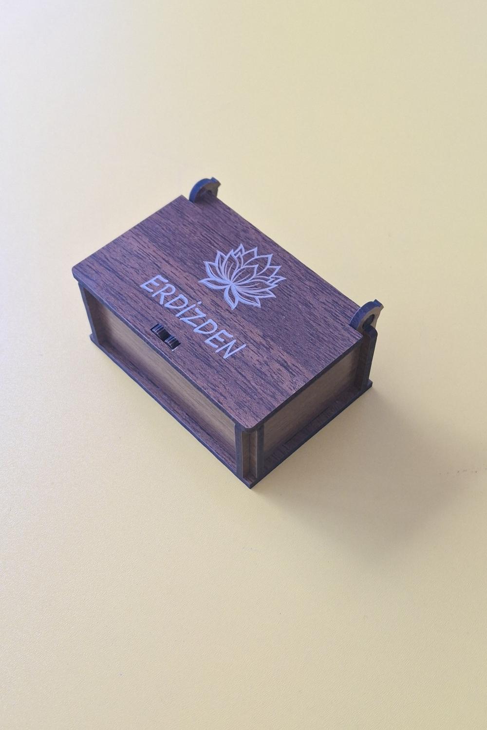 Kişiye Özel Lotus Çiçeği Desenli Çok Amaçlı Kutu - 8 x 5,5 X 3,5 cm