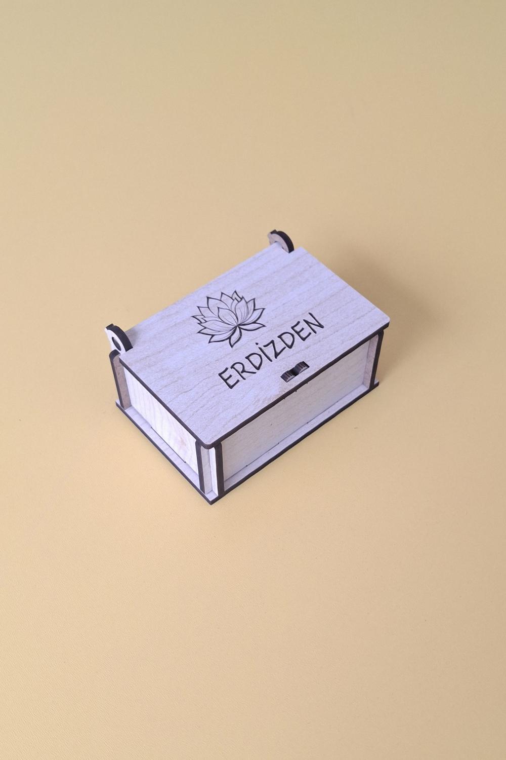 Kişiye Özel Lotus Çiçeği Desenli Çok Amaçlı Kutu - 8 x 5,5 X 3,5 cm