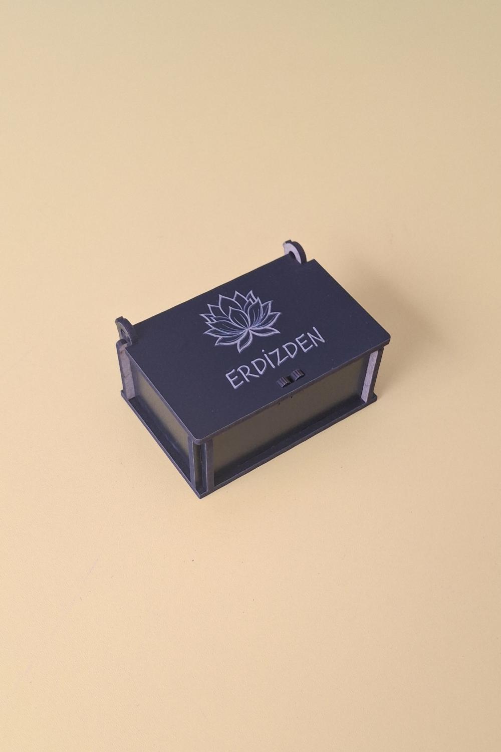 Kişiye Özel Lotus Çiçeği Desenli Çok Amaçlı Kutu - 8 x 5,5 X 3,5 cm