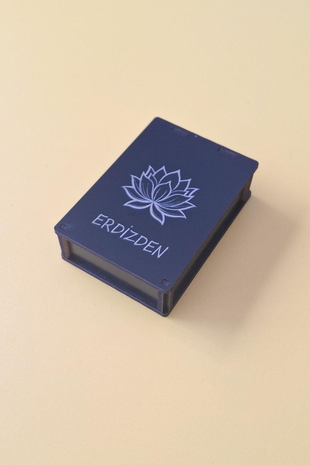 Kişiye Özel Lotus Çiçeği Desenli Çok Amaçlı Kutu - 9,5 x 6,5 X 2,5 cm