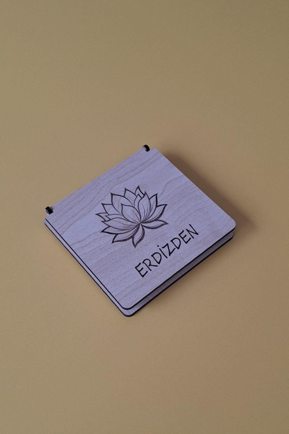 Kişiye Özel Lotus Çiçeği Desenli Çok Amaçlı İçi Kalpli Kutu - 10 x 10 X 1 cm