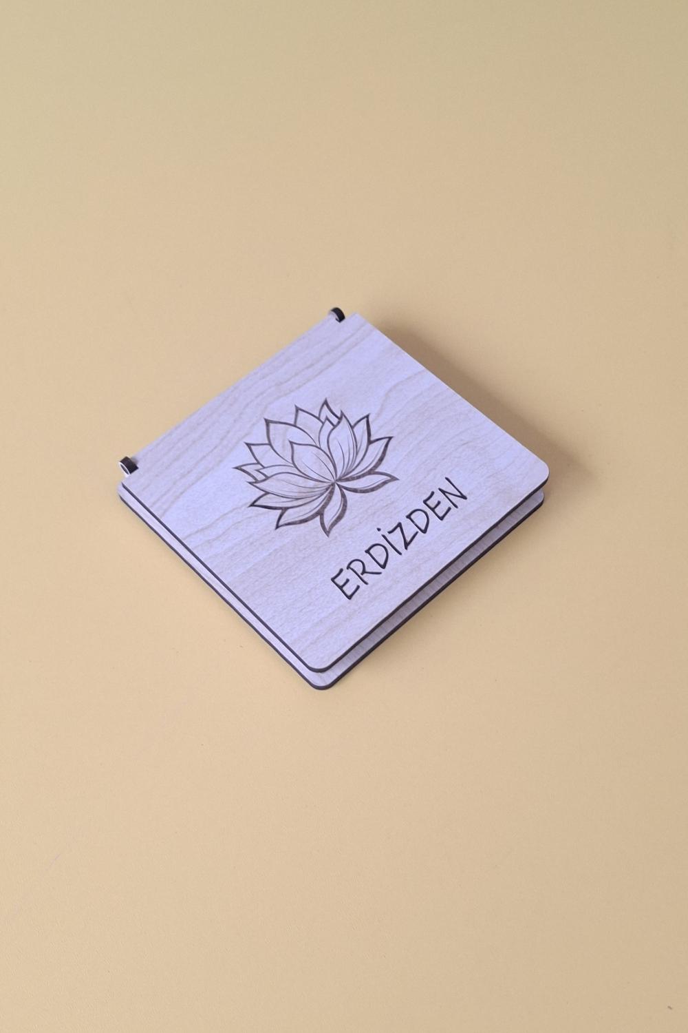 Kişiye Özel Lotus Çiçeği Desenli Çok Amaçlı İçi Kalpli Kutu - 10 x 10 X 1 cm