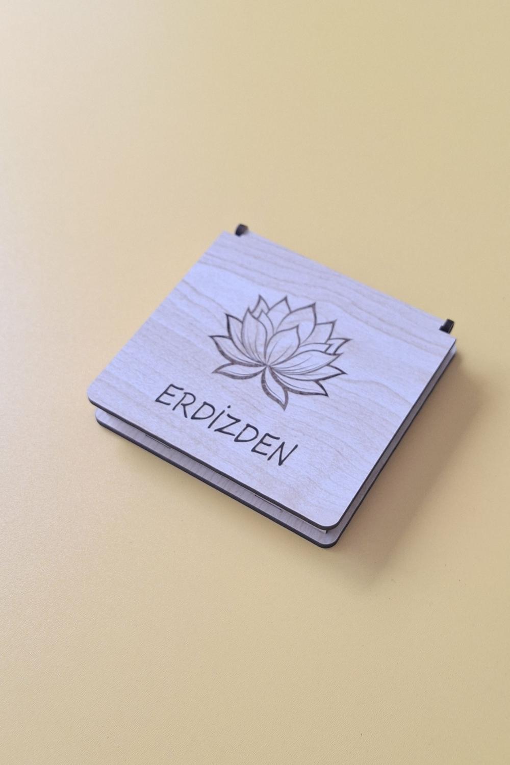 Kişiye Özel Lotus Çiçeği Desenli Çok Amaçlı İçi Kalpli Kutu - 10 x 10 X 1 cm