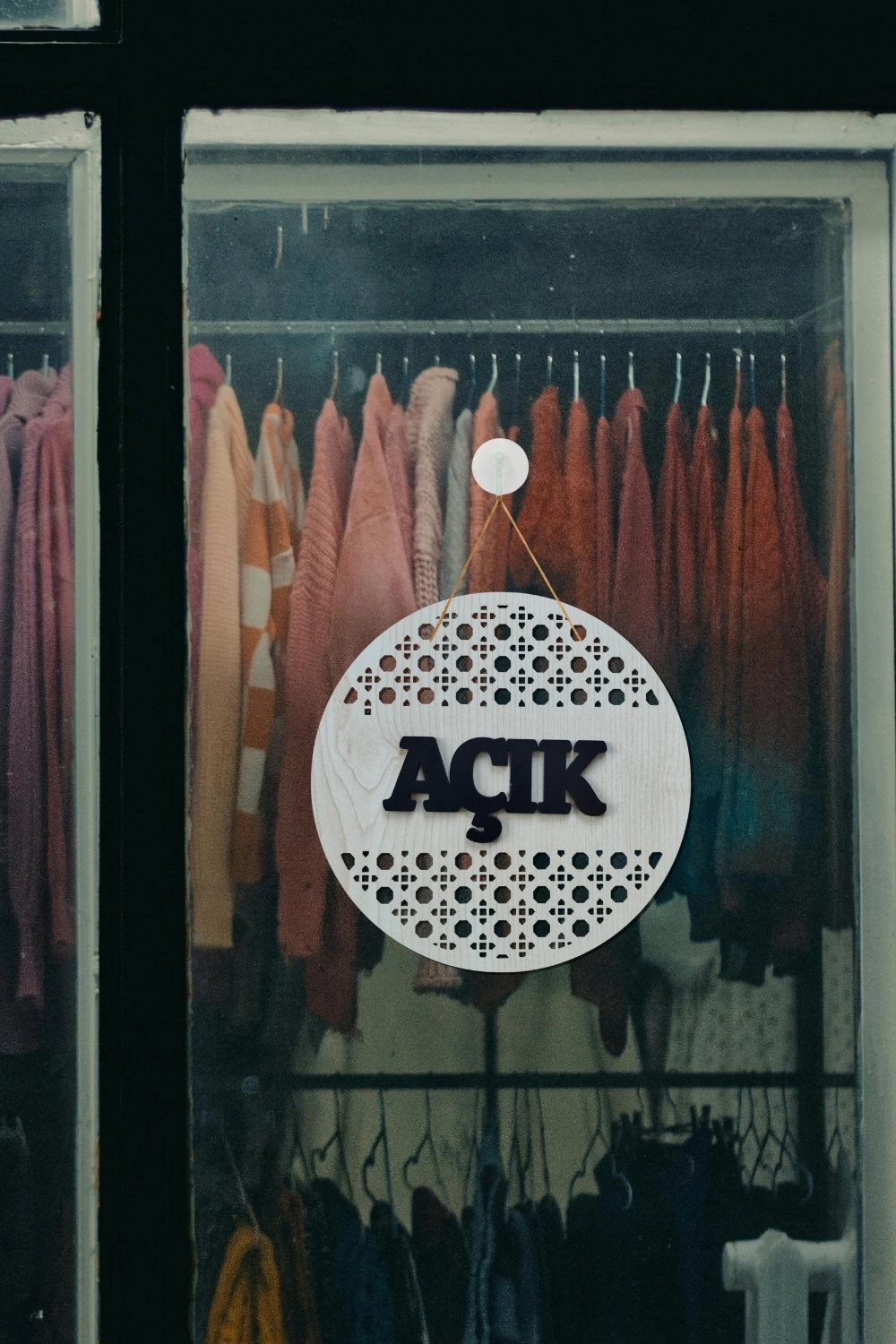 Rattan Desenli AÇIK-KAPALI Tabelası - Akçaağaç