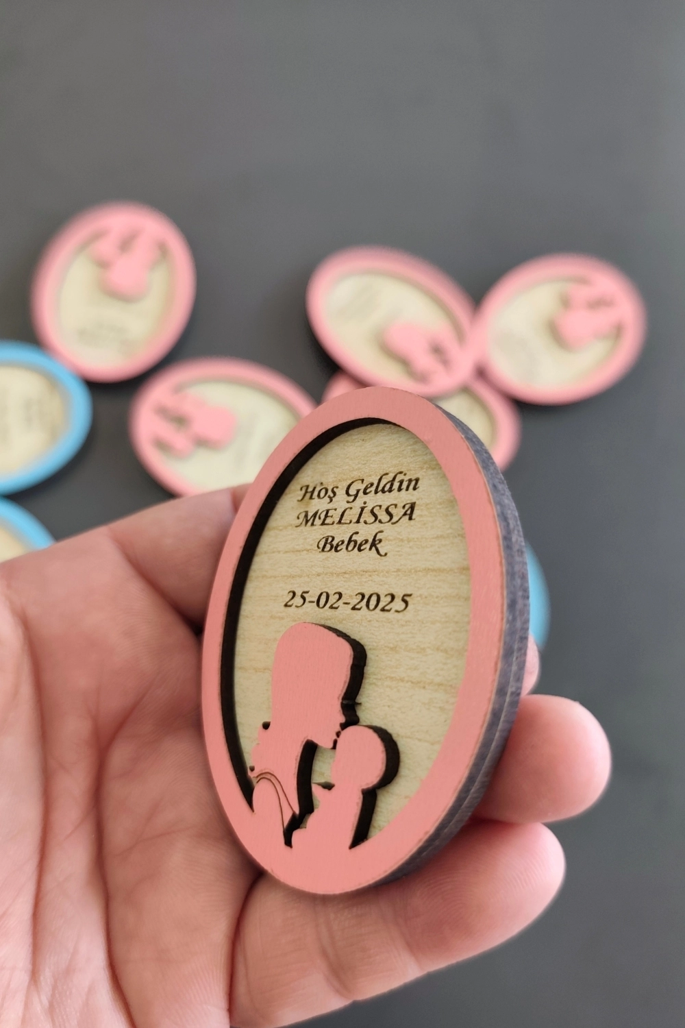  Anne Çocuk Figürlü Ahşap Yenidoğan Magnet