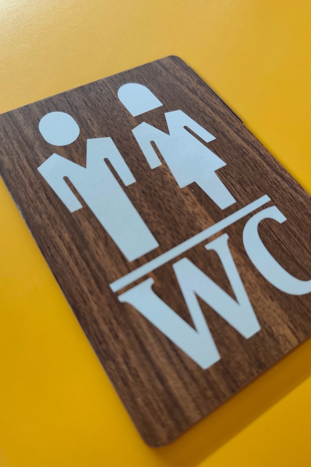 WC Kadın-Erkek Yönlendirme Tabelası - Ceviz
