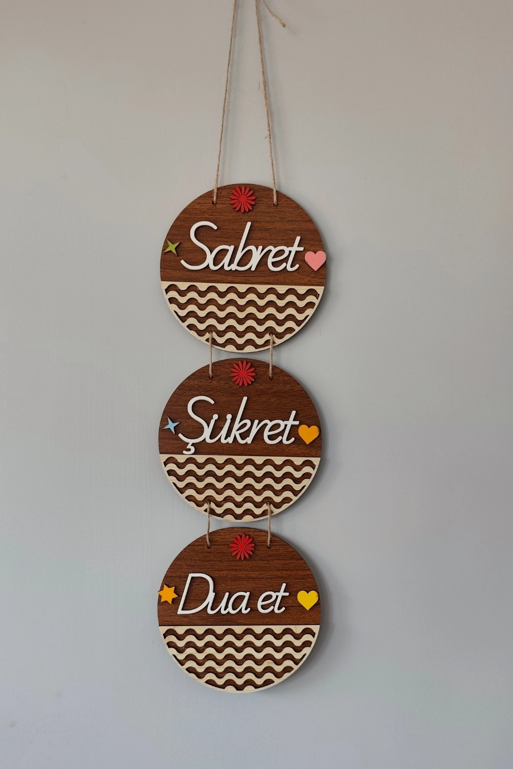 Sabret Şükret Dua Et Mdf Kapı Süsü - Ceviz