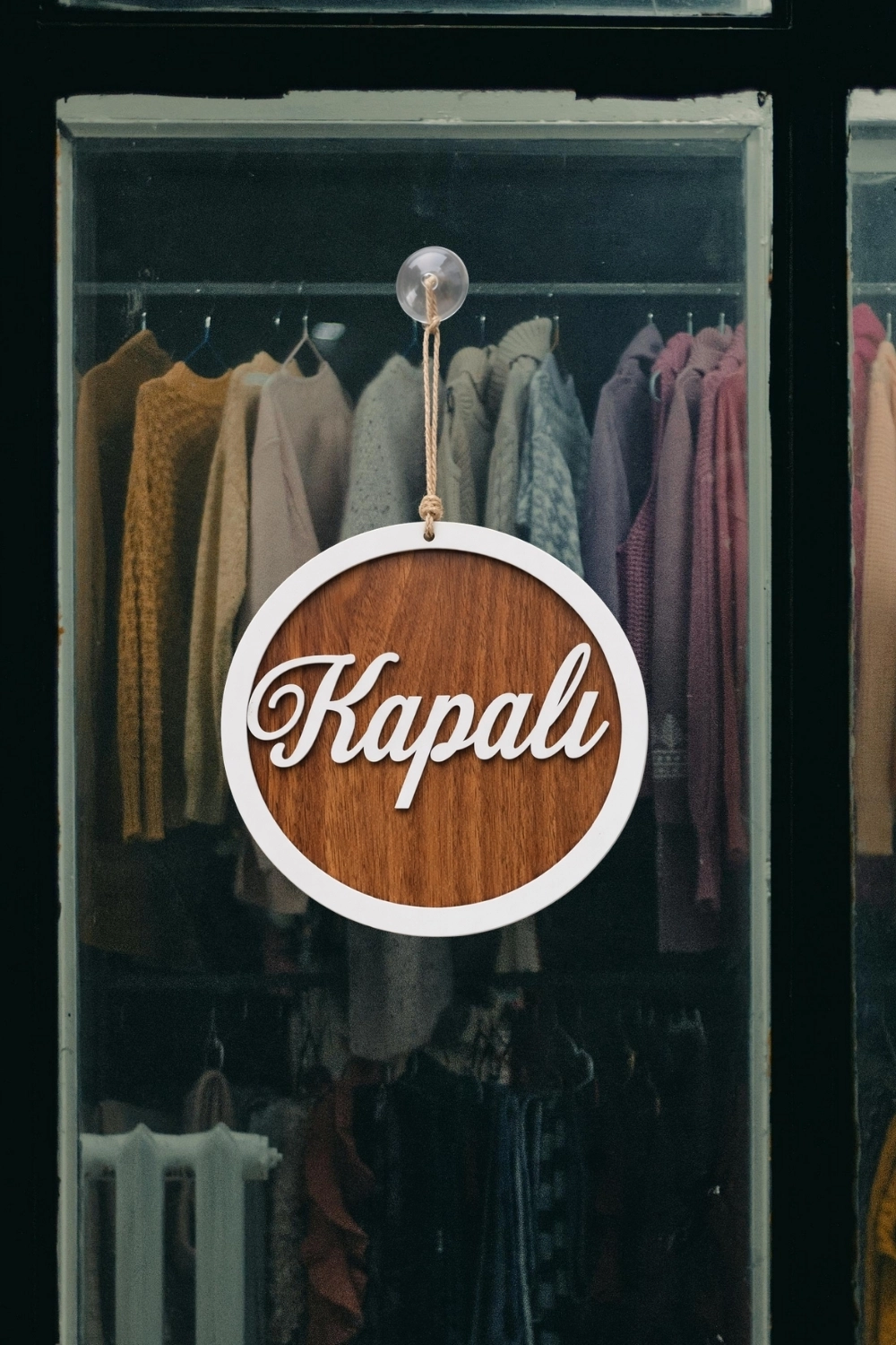 Yuvarlak Model 3D AÇIK-KAPALI Tabelası - Ceviz