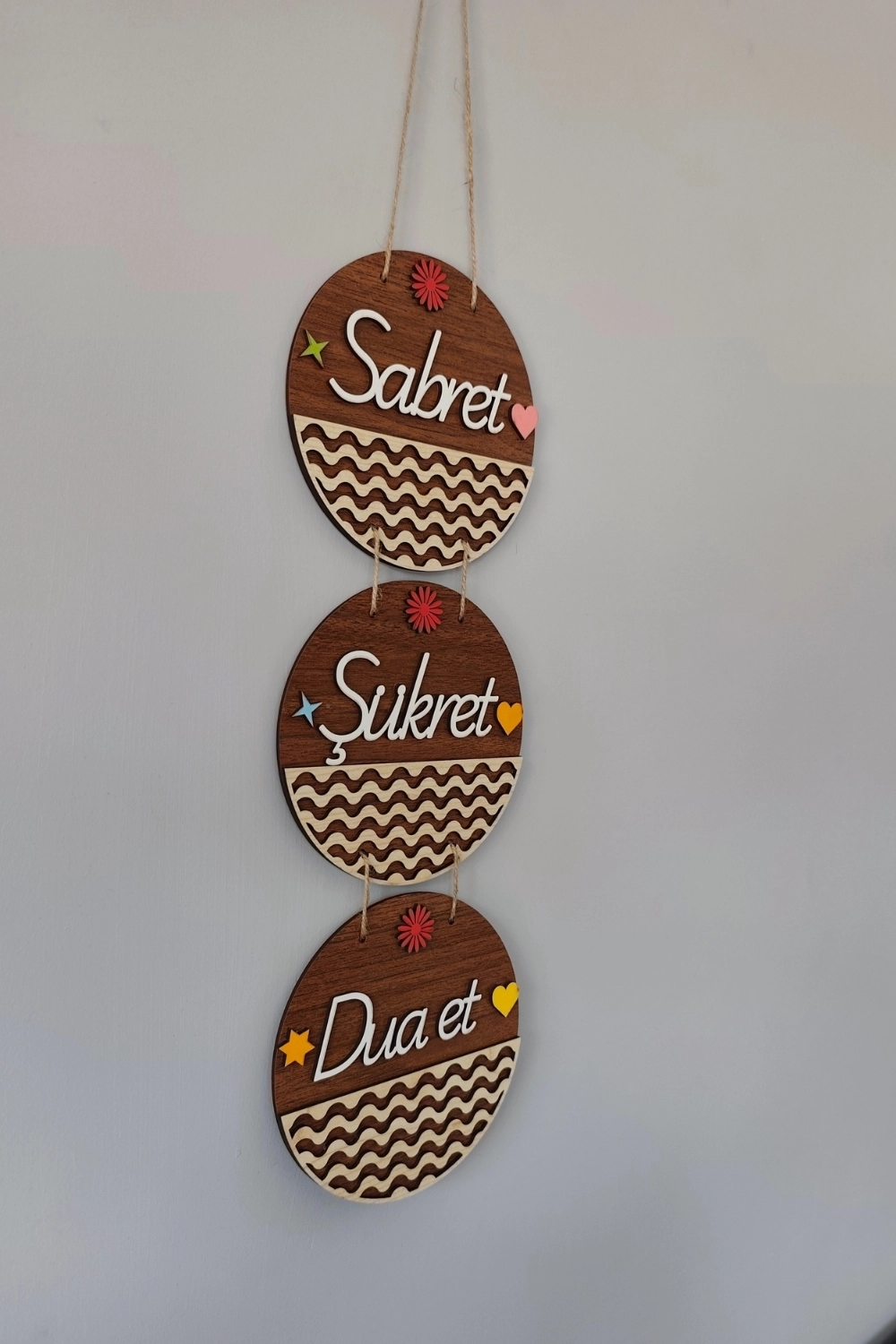 Sabret Şükret Dua Et Mdf Kapı Süsü - Ceviz