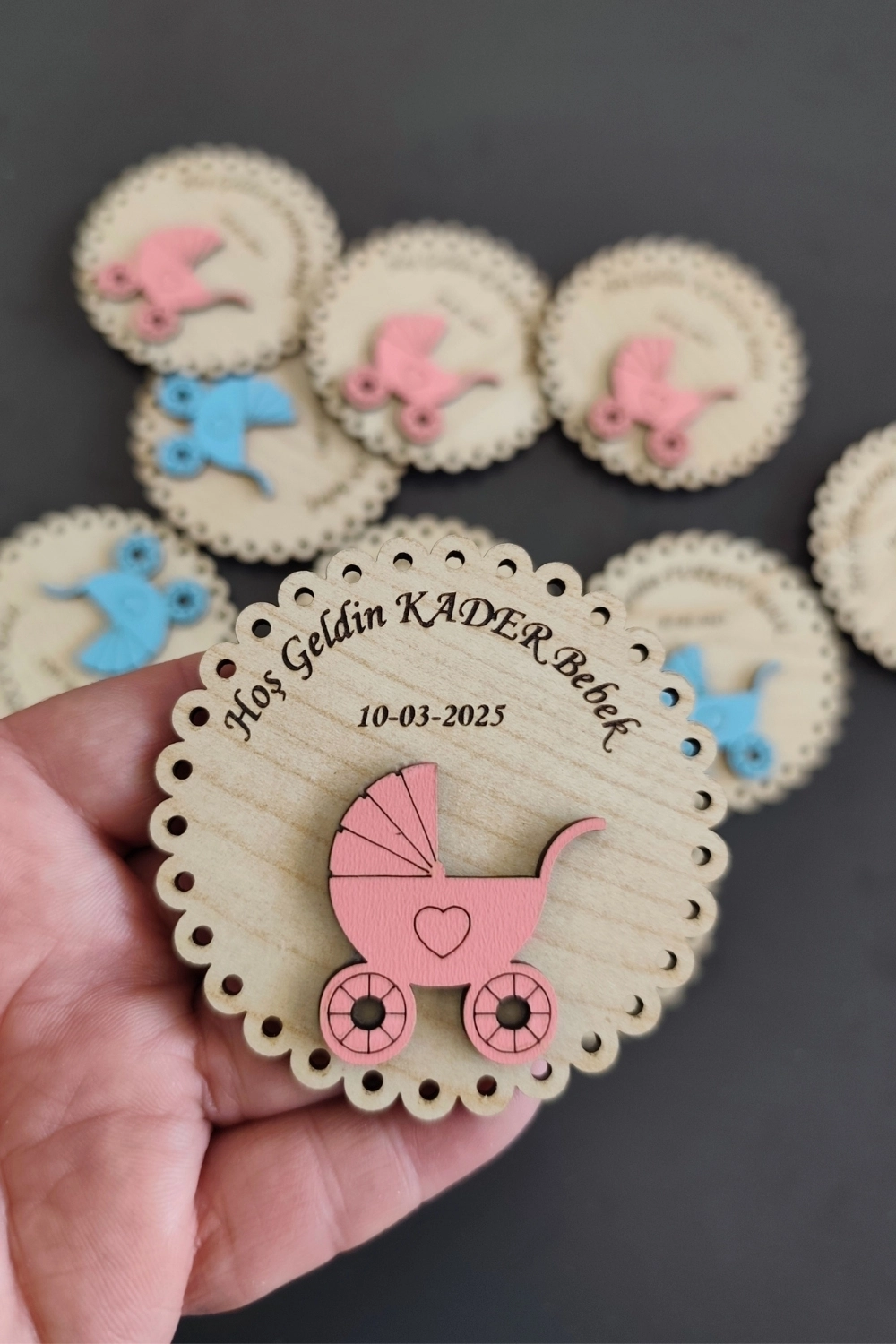 Yuvarlak Bebek Arabası Figürlü Ahşap Yenidoğan Magnet