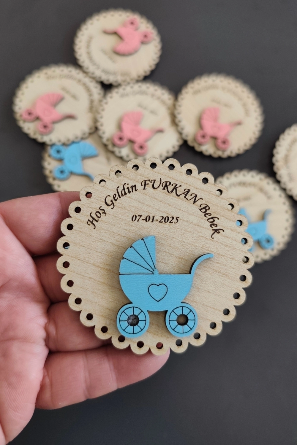 Yuvarlak Bebek Arabası Figürlü Ahşap Yenidoğan Magnet