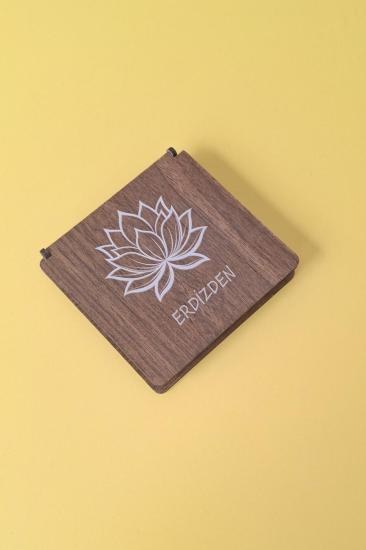 Kişiye Özel Lotus Çiçeği Desenli Çok Amaçlı İçi Kalpli Kutu - 10 x 10 X 1 cm